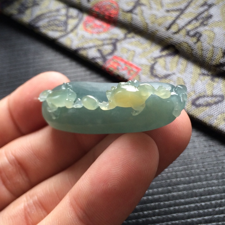 (超值推荐)糯冰种蓝水略带黄翡福瓜挂件