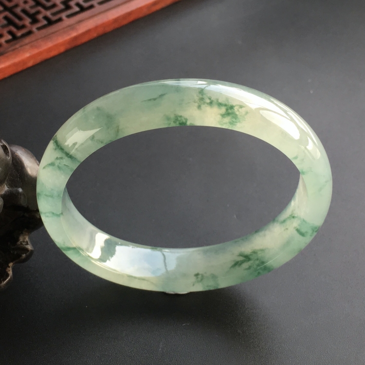 (超值推荐)冰种飘花贵妃镯(55.7mm-49.2mm)