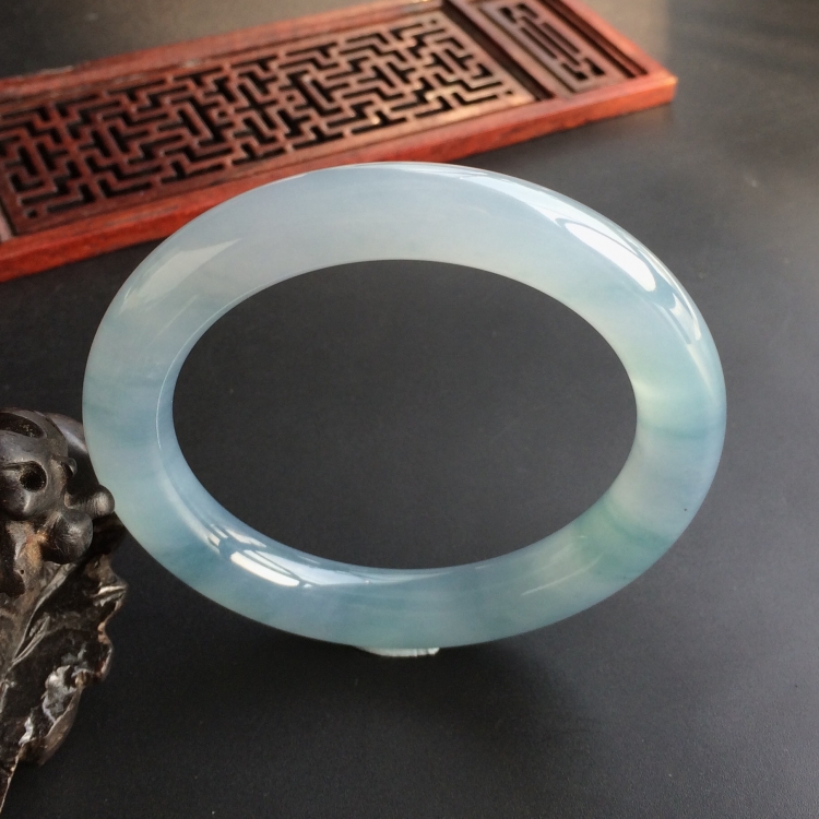 (超值推荐)糯冰种晴水飘花圆条手镯(57mm)