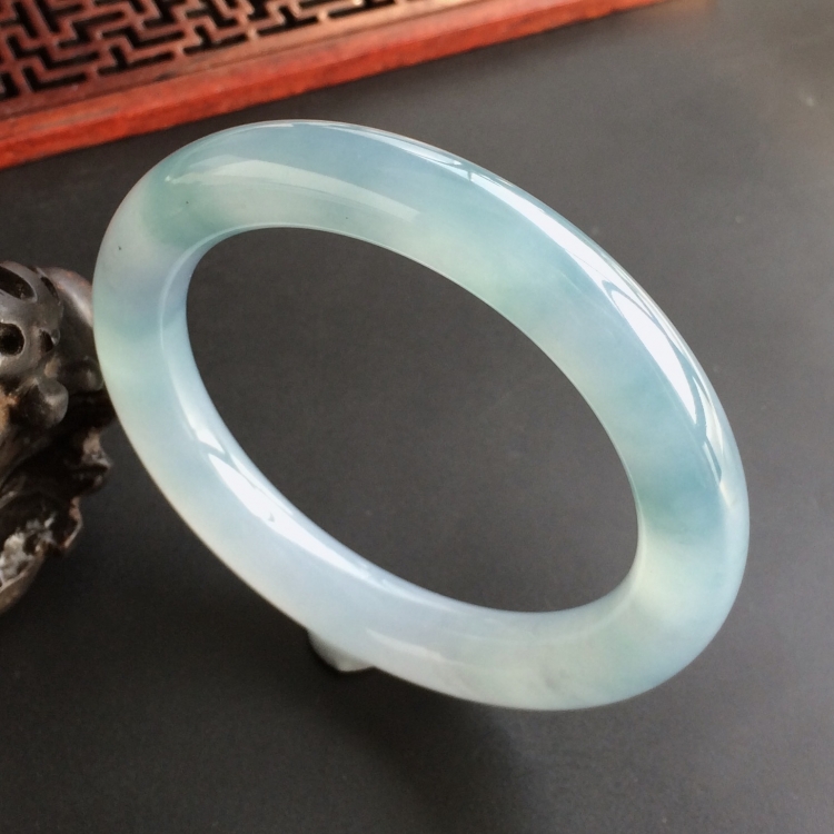 (超值推荐)糯冰种晴水飘花圆条手镯(57mm)