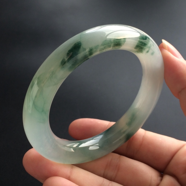 (超值推荐)糯冰种飘翠圆条手镯(57.2mm)