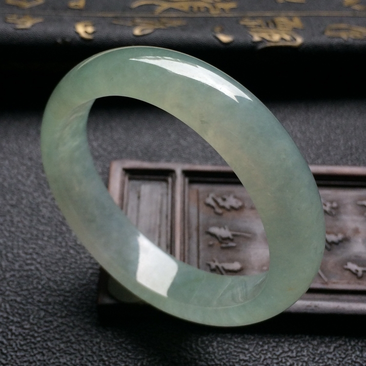（超值推荐）糯冰种晴水贵妃手镯（56.2mm-46mm）