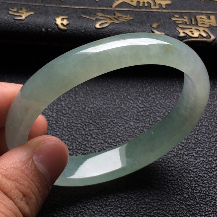 （超值推荐）糯冰种晴水贵妃手镯（56.2mm-46mm）