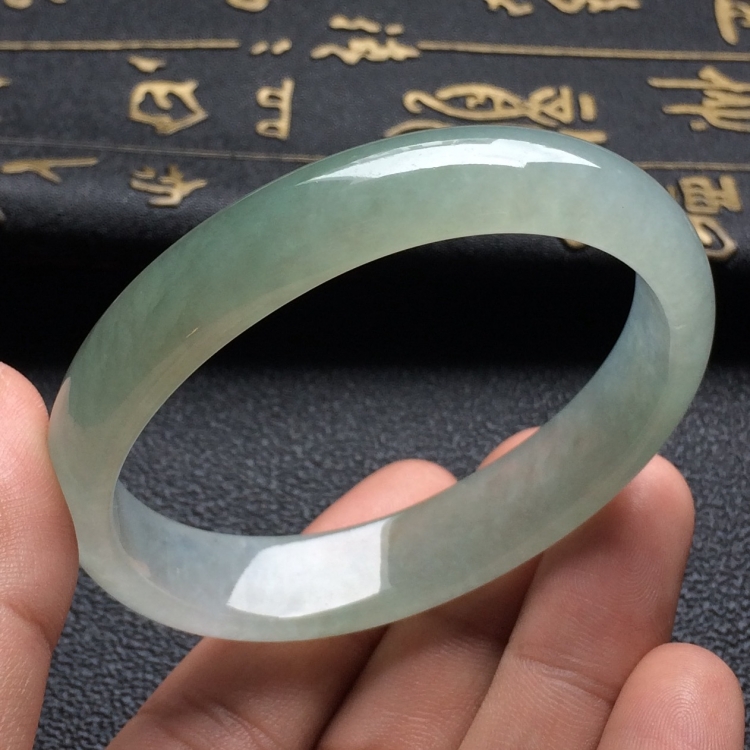 （超值推荐）糯冰种晴水贵妃手镯（56.2mm-46mm）