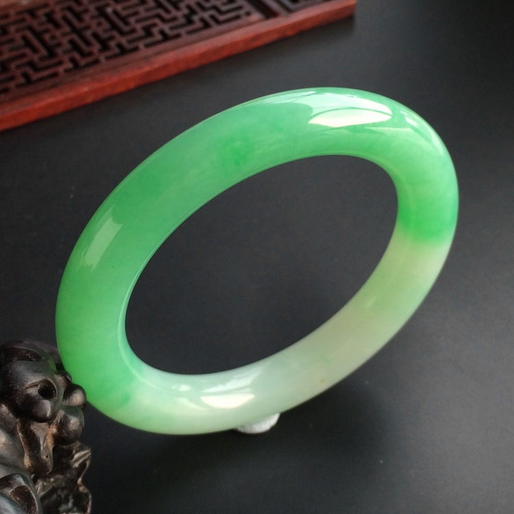 (超值推荐)糯冰种苹果绿圆条手镯(57.5mm)