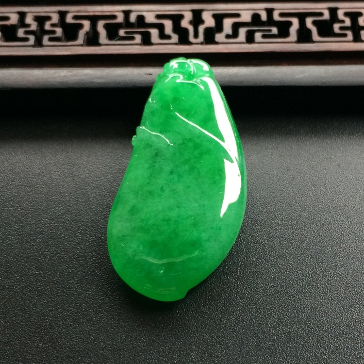 （超值推荐）糯冰种翠色福瓜挂件