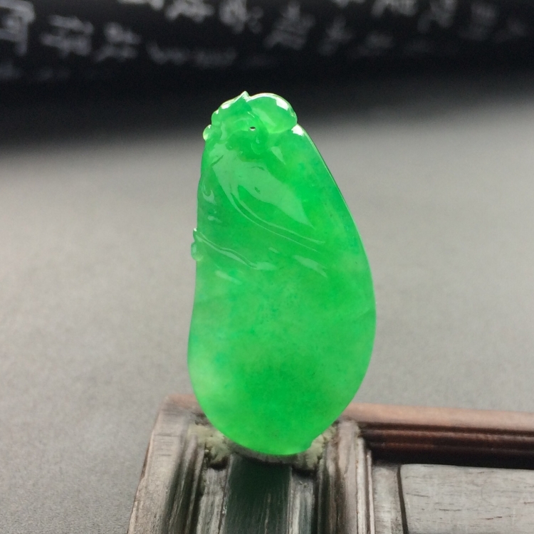 （超值推荐）糯冰种翠色福瓜挂件