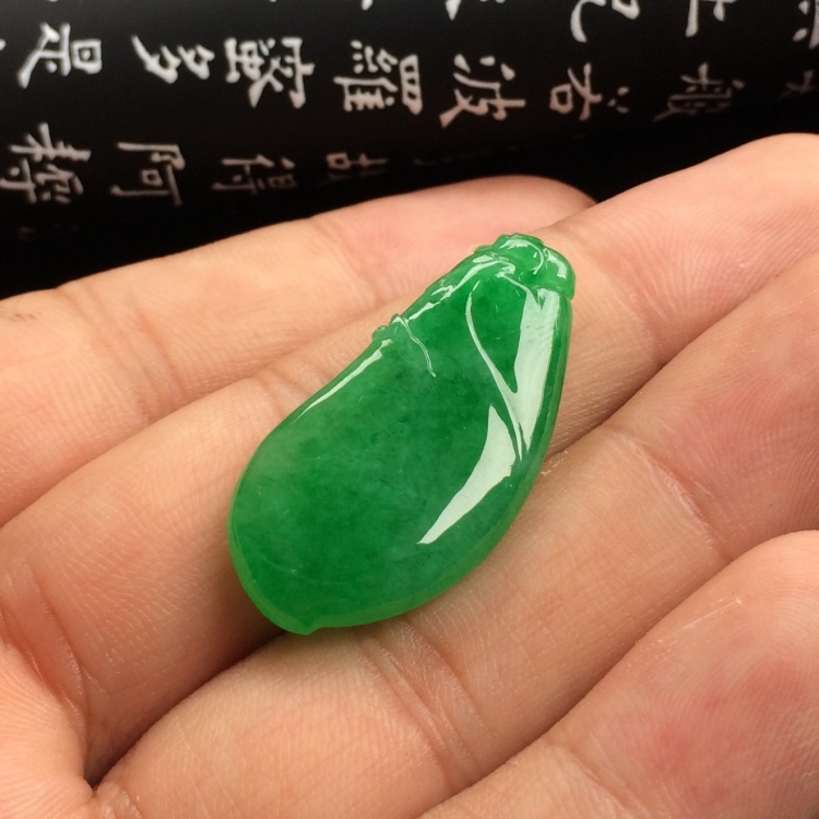 （超值推荐）糯冰种翠色福瓜挂件