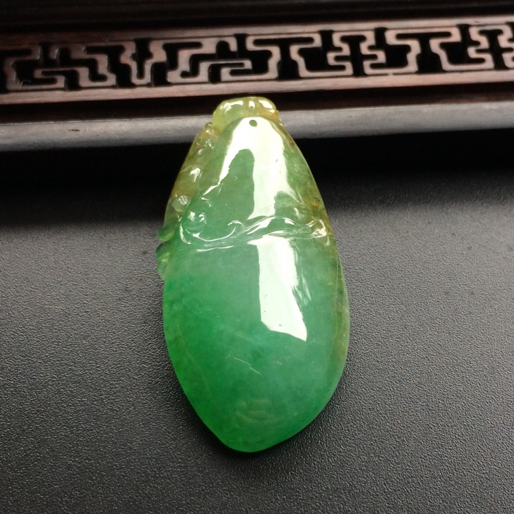 （超值推荐）糯冰种黄加绿福瓜挂件
