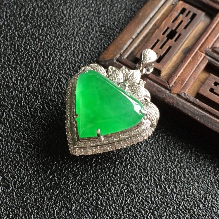 (超值推荐)冰种翠色镶玫瑰金钻石水滴胸坠