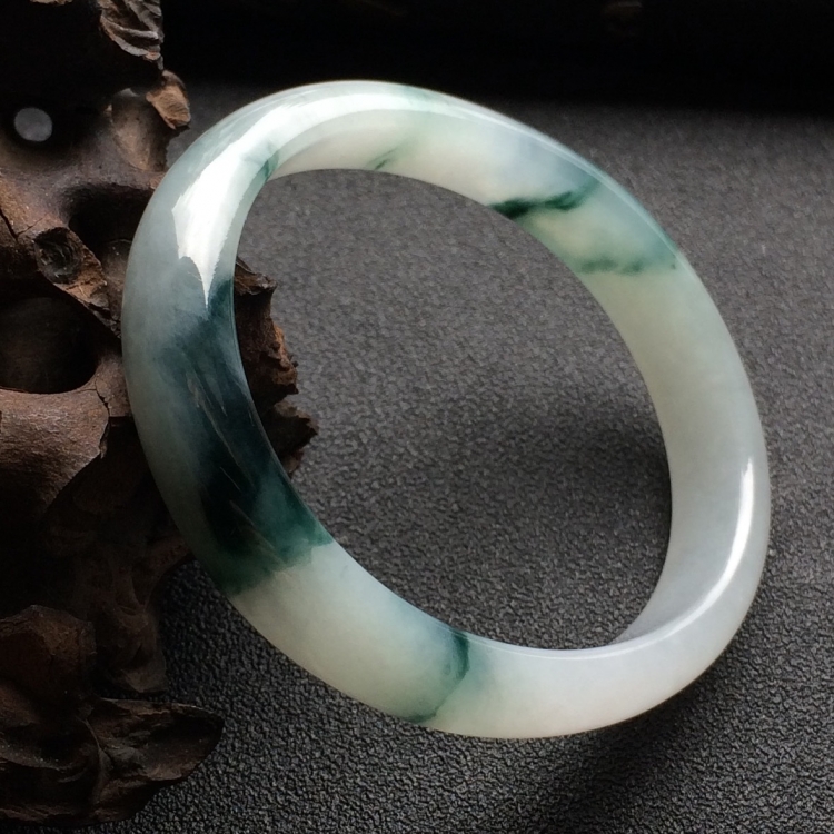 （超值推荐）糯冰种飘花贵妃手镯（54.6mm-44.4mm）