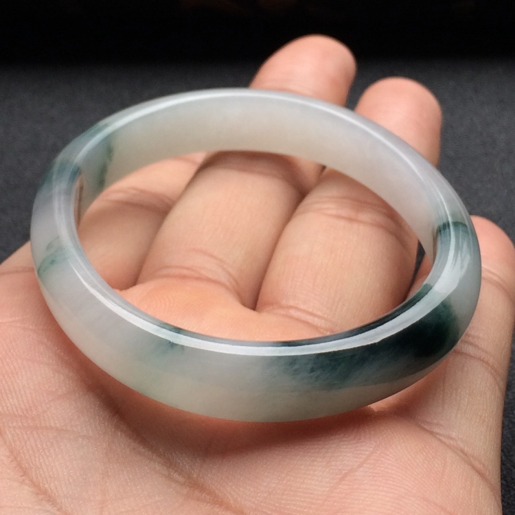 （超值推荐）糯冰种飘花贵妃手镯（54.6mm-44.4mm）