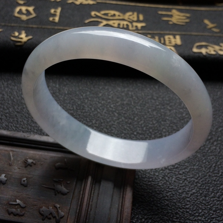 （超值推荐）糯冰种淡紫罗兰贵妃镯（56mm-50.9mm）