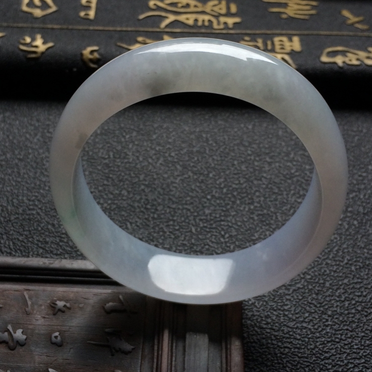 （超值推荐）糯冰种淡紫罗兰贵妃镯（56.5mm-49.8mm）