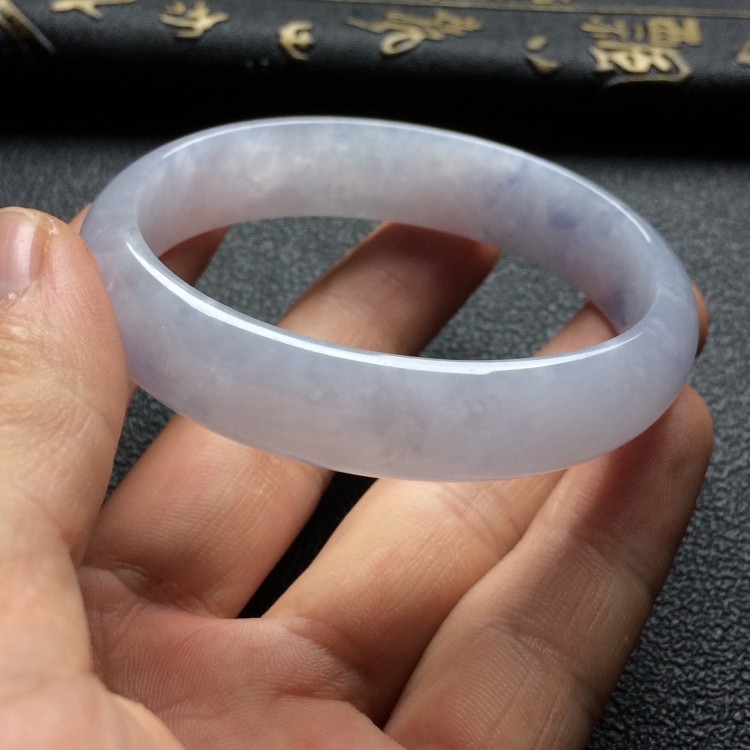 （超值推荐）糯冰种淡紫罗兰贵妃镯（54.1mm-46.2mm）