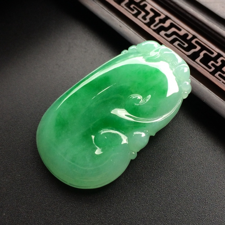 （超值推荐）糯冰种飘翠如意挂件