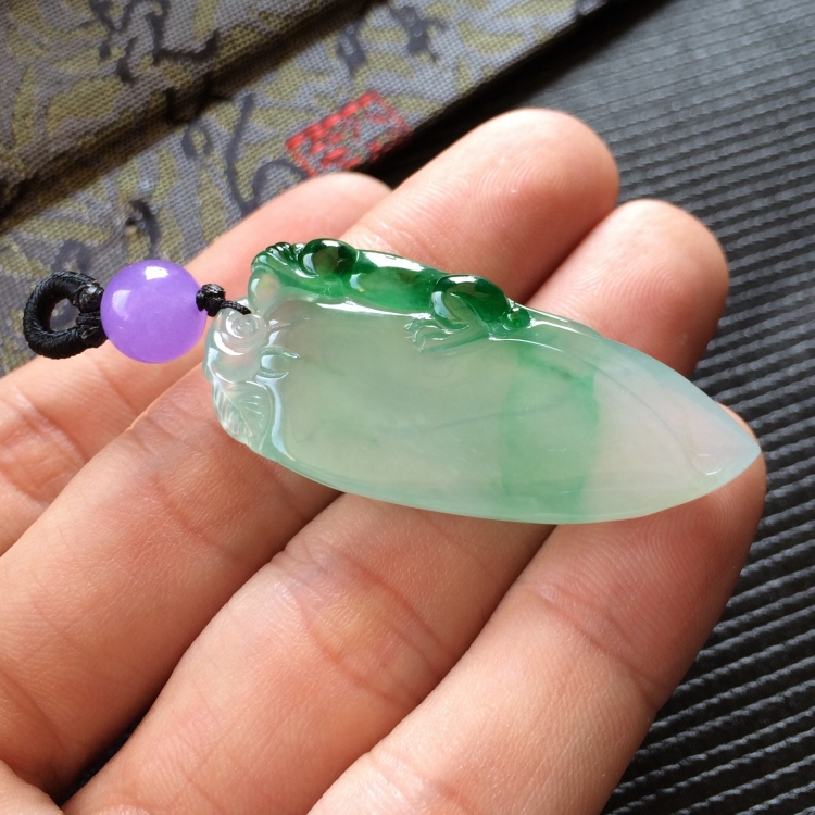 (超值推荐)糯冰种飘阳绿福瓜挂件