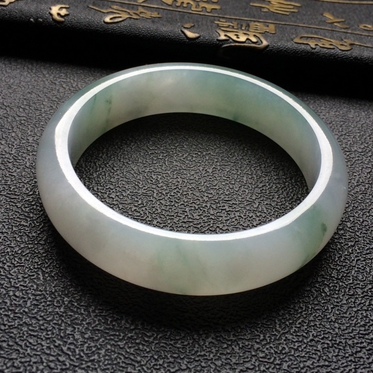（超值推荐）糯冰种飘花手镯（57.5mm）