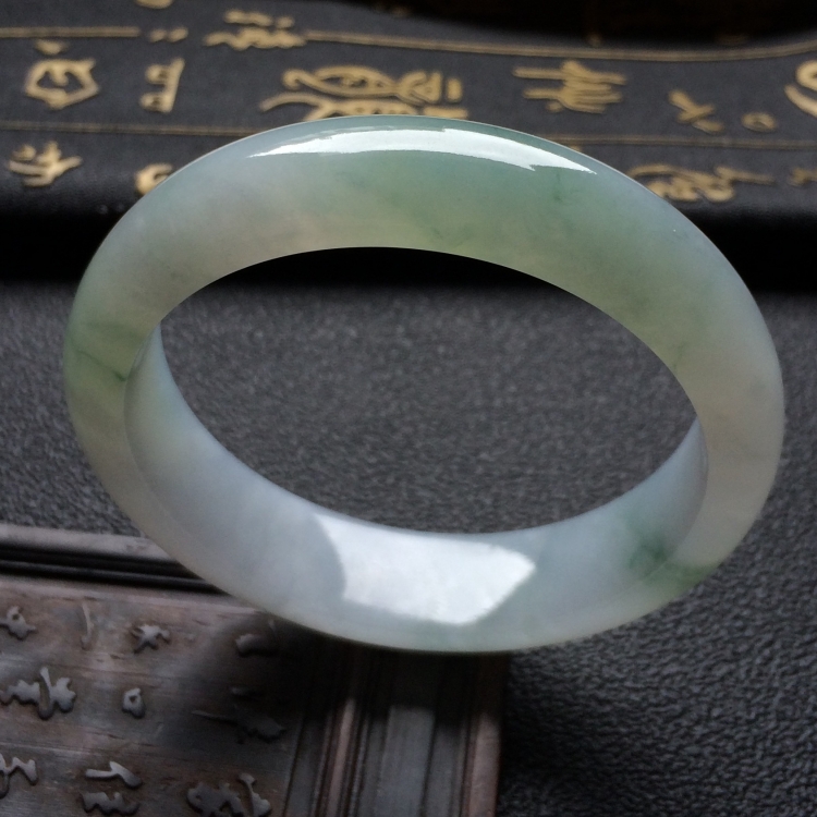 （超值推荐）糯冰种飘花手镯（57.5mm）