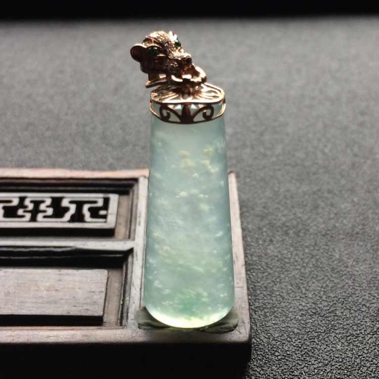 （超值推荐）冰种淡晴水镶玫瑰金钻石平安无事牌胸坠