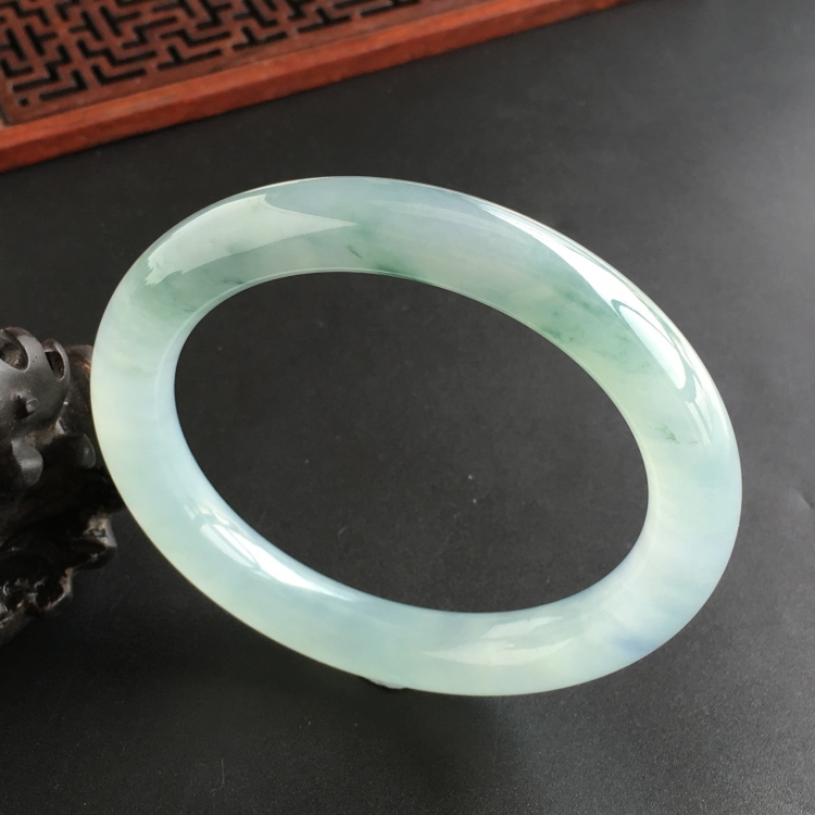 (超值推荐)冰种飘花圆条手镯(56.8mm)