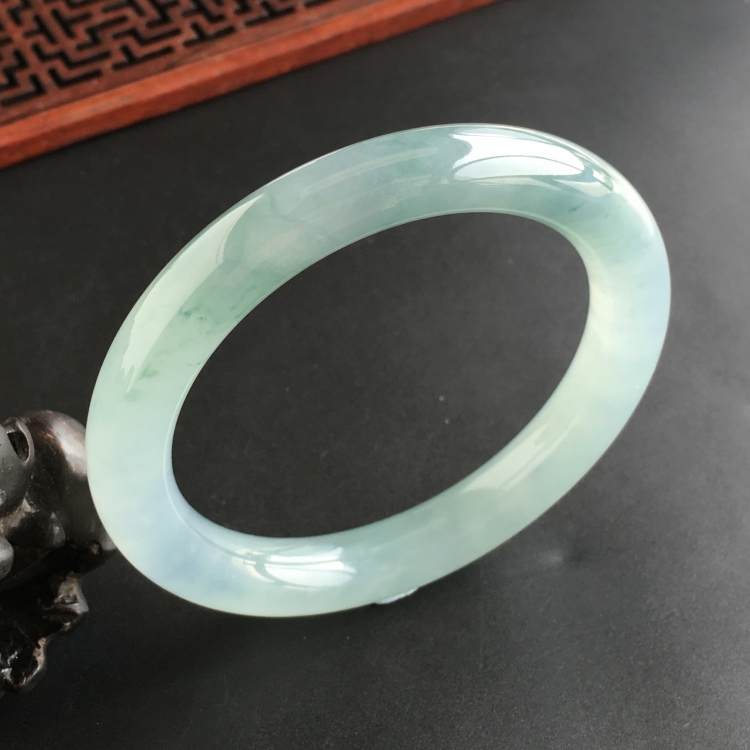 (超值推荐)冰种飘花圆条手镯(56.8mm)
