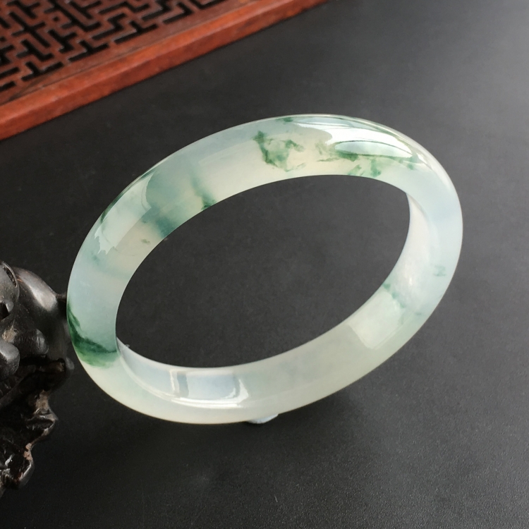 (超值推荐)冰种飘花贵妃镯(54.2mm-47.3mm)