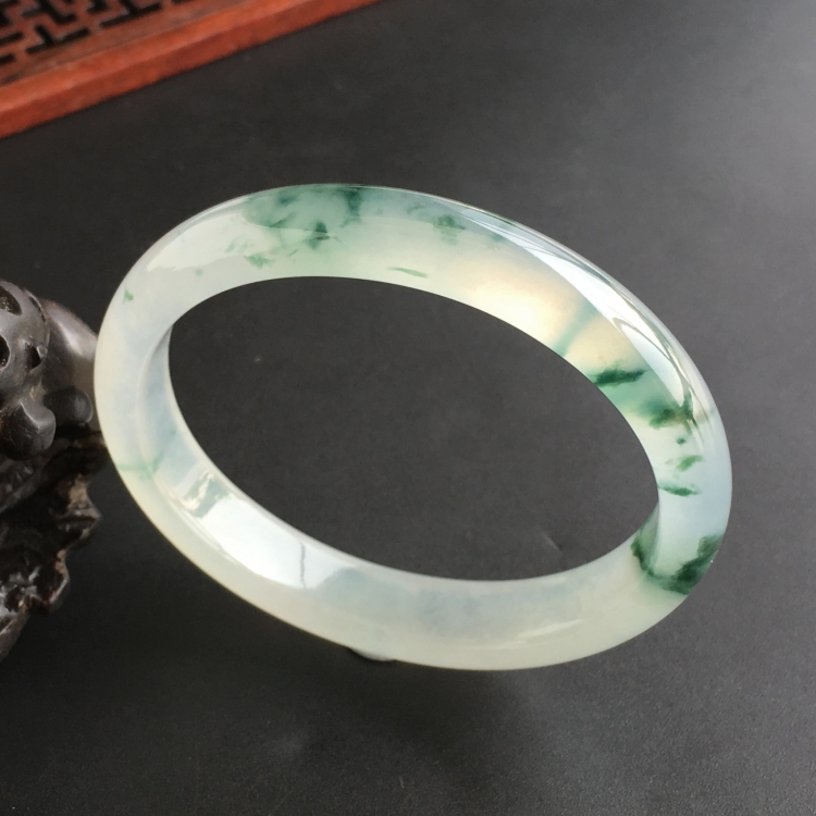 (超值推荐)冰种飘花贵妃镯(54.2mm-47.3mm)