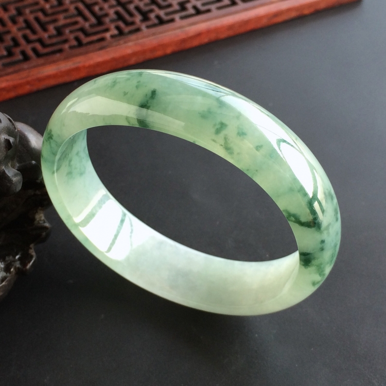 (超值推荐)糯冰种飘花贵妃镯(54.8mm-48.8mm)