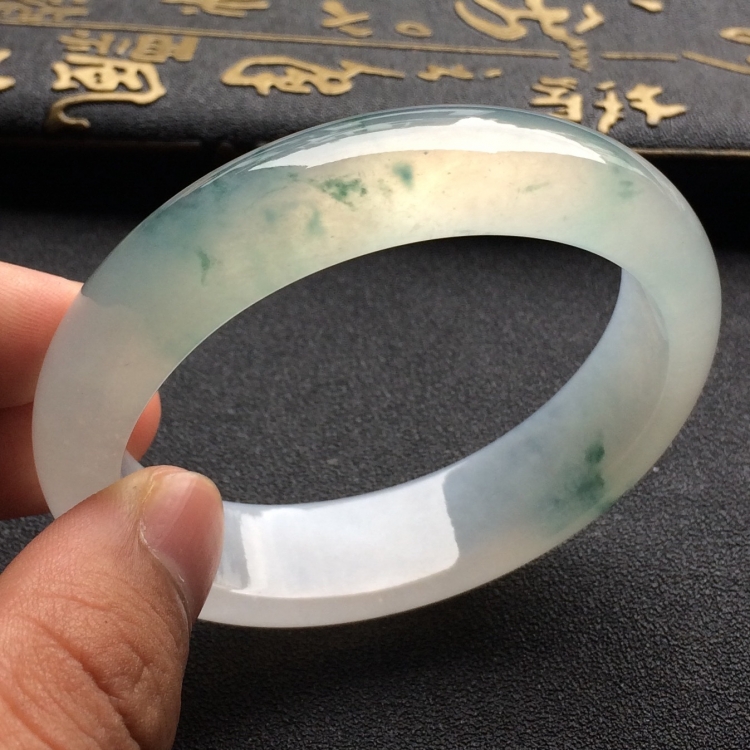 （超值推荐）冰种飘花贵妃手镯（55.1mm-49.2mm）