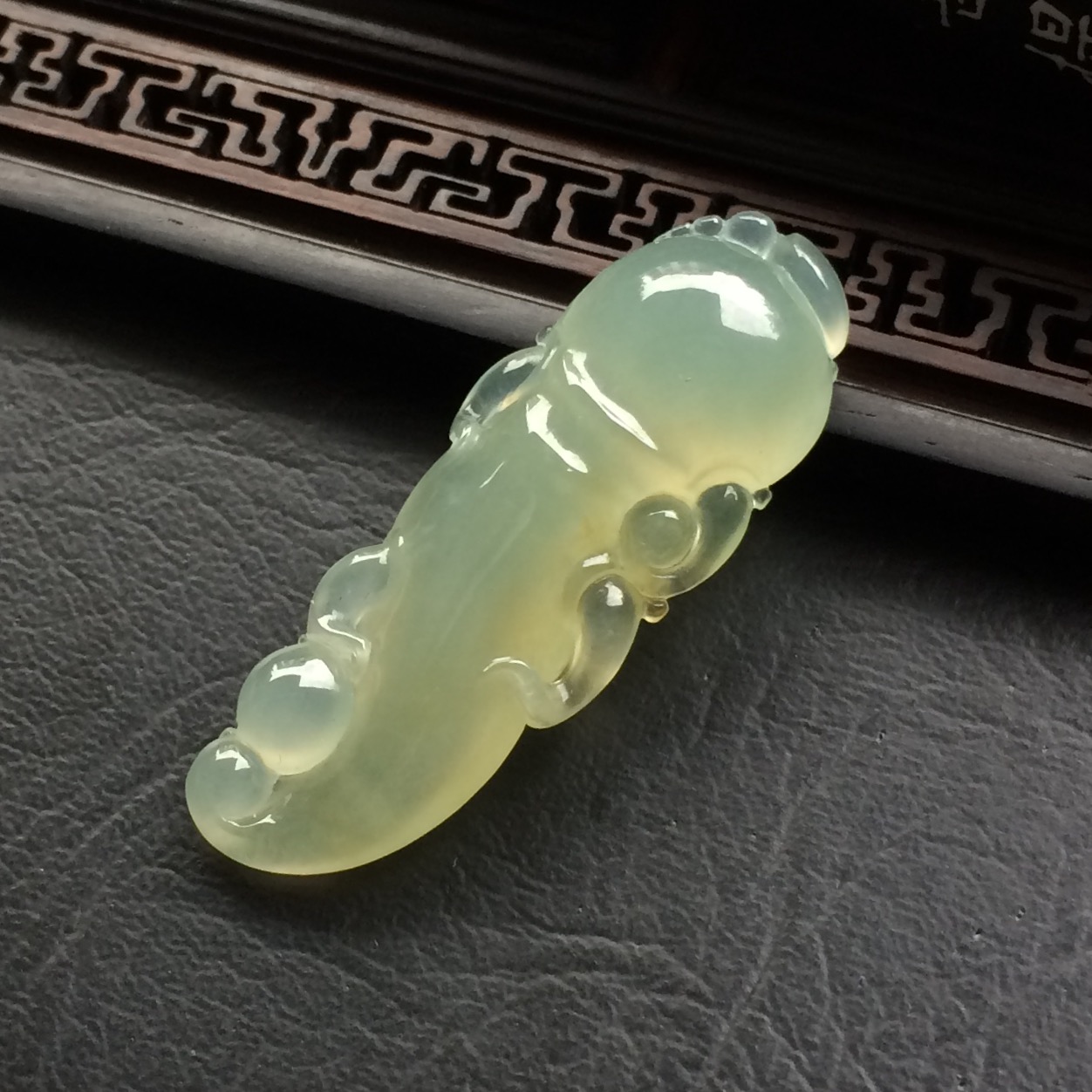 （超值推荐）冰种淡黄翡人生如意挂件