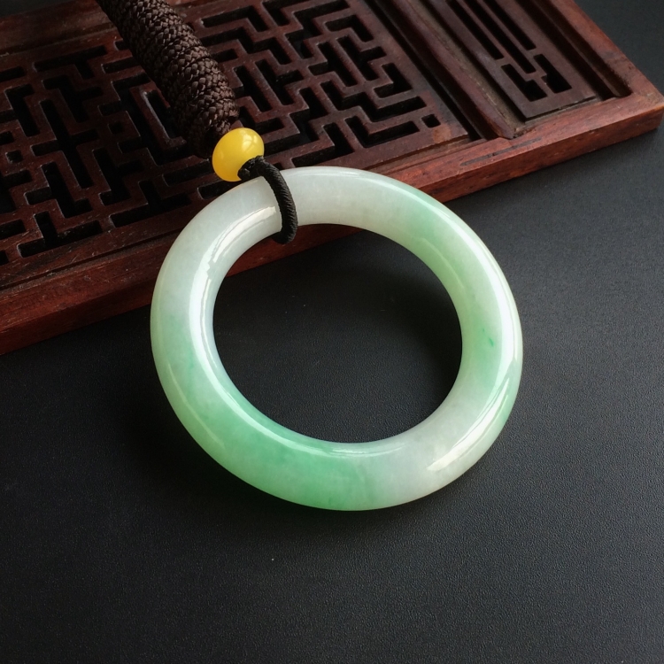 (超值推荐)糯冰种飘翠平安环挂件(单价)