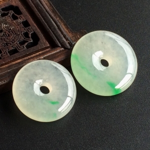 (超值推荐)冰种飘翠平安扣挂件(一对)