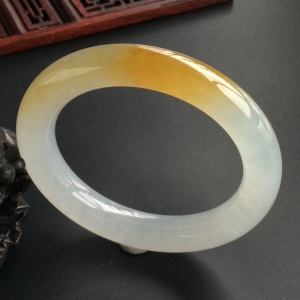 (超值推荐)糯冰种黄翡圆条手镯(53.5mm)
