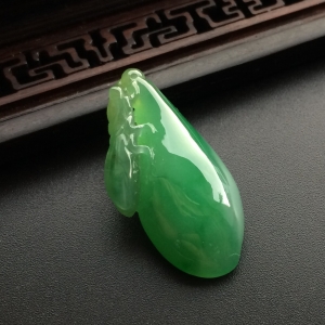 （超值推荐）糯冰种飘翠福瓜挂件