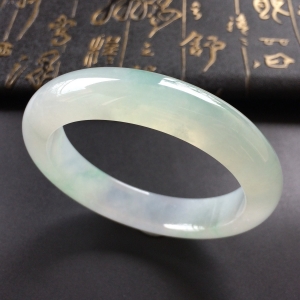 (超值推荐)冰种略飘翠手镯(58.3mm)
