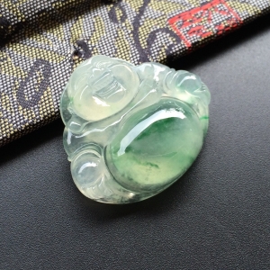 (超值推荐)冰种飘绿花玉佛挂件