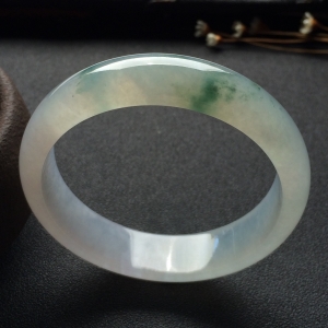 （超值推荐）冰种飘花手镯（56.8mm）