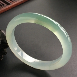 (超值推荐)冰种晴水略飘花手镯(55.6mm)