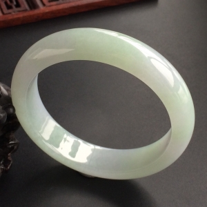(超值推荐)糯冰种晴水手镯(53.4mm)