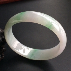 (超值推荐)糯冰种飘翠贵妃镯(54.2mm-50.4mm)