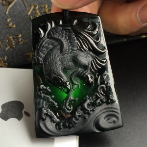 (超值推荐)冰种墨翠大展宏图挂件