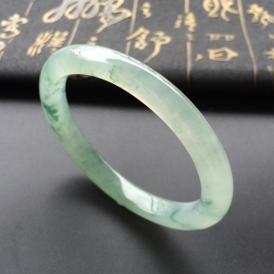 (超值推荐)冰种飘花贵妃手镯(53.7mm-46.5mm)