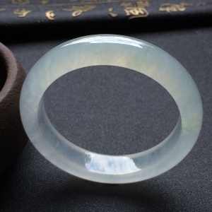 （超值推荐）冰种淡晴水手镯（54.8mm）