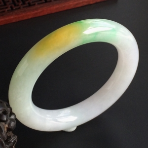 (超值推荐)糯冰种黄加绿圆条手镯(55mm)