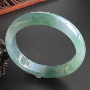 (超值推荐)冰种飘花手镯(57.2mm)