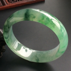 (超值推荐)冰种飘花手镯(57.5mm)