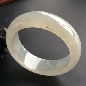 (超值推荐)冰种晴水略飘花手镯(55.2mm)