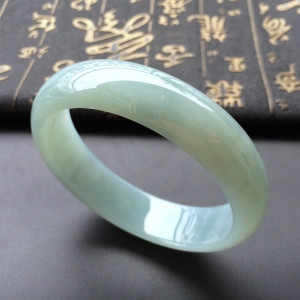(超值推荐)糯冰种晴水手镯(59mm)