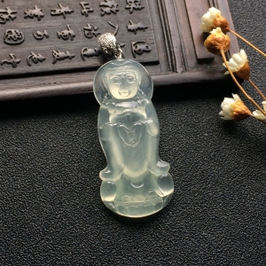 （超值推荐）冰种淡晴水站观音挂件（金扣）